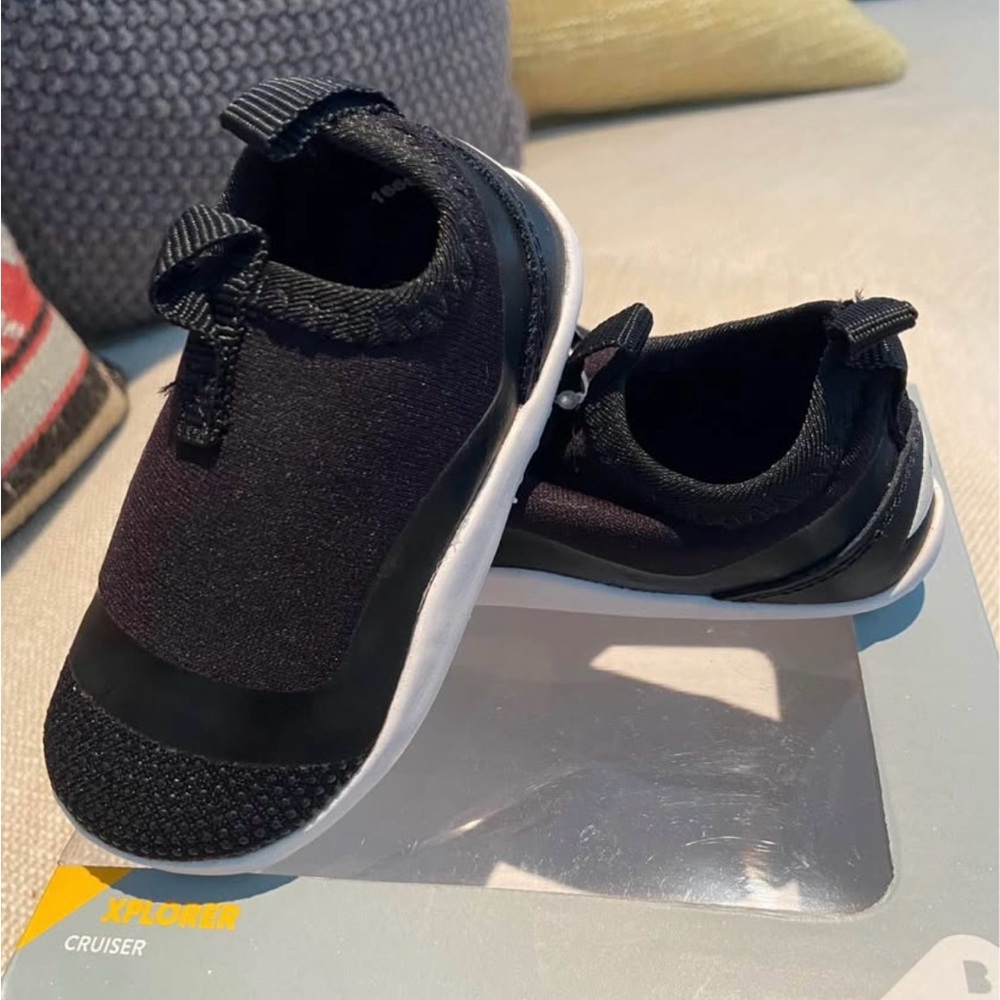 BNIB Bobux Lo Dimension Xplorer shoes